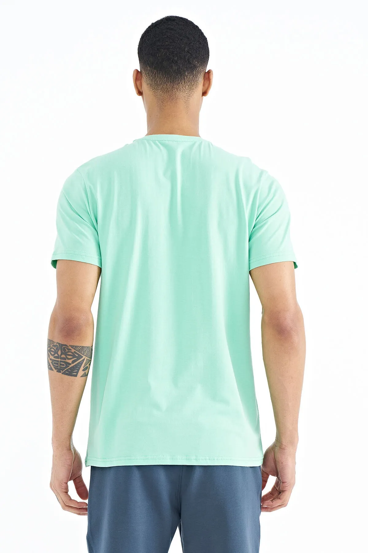 baski detayli v yaka standart kalip erkek t-shirt - 88186