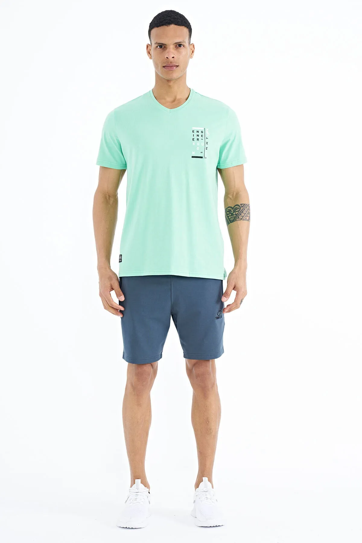baski detayli v yaka standart kalip erkek t-shirt - 88186