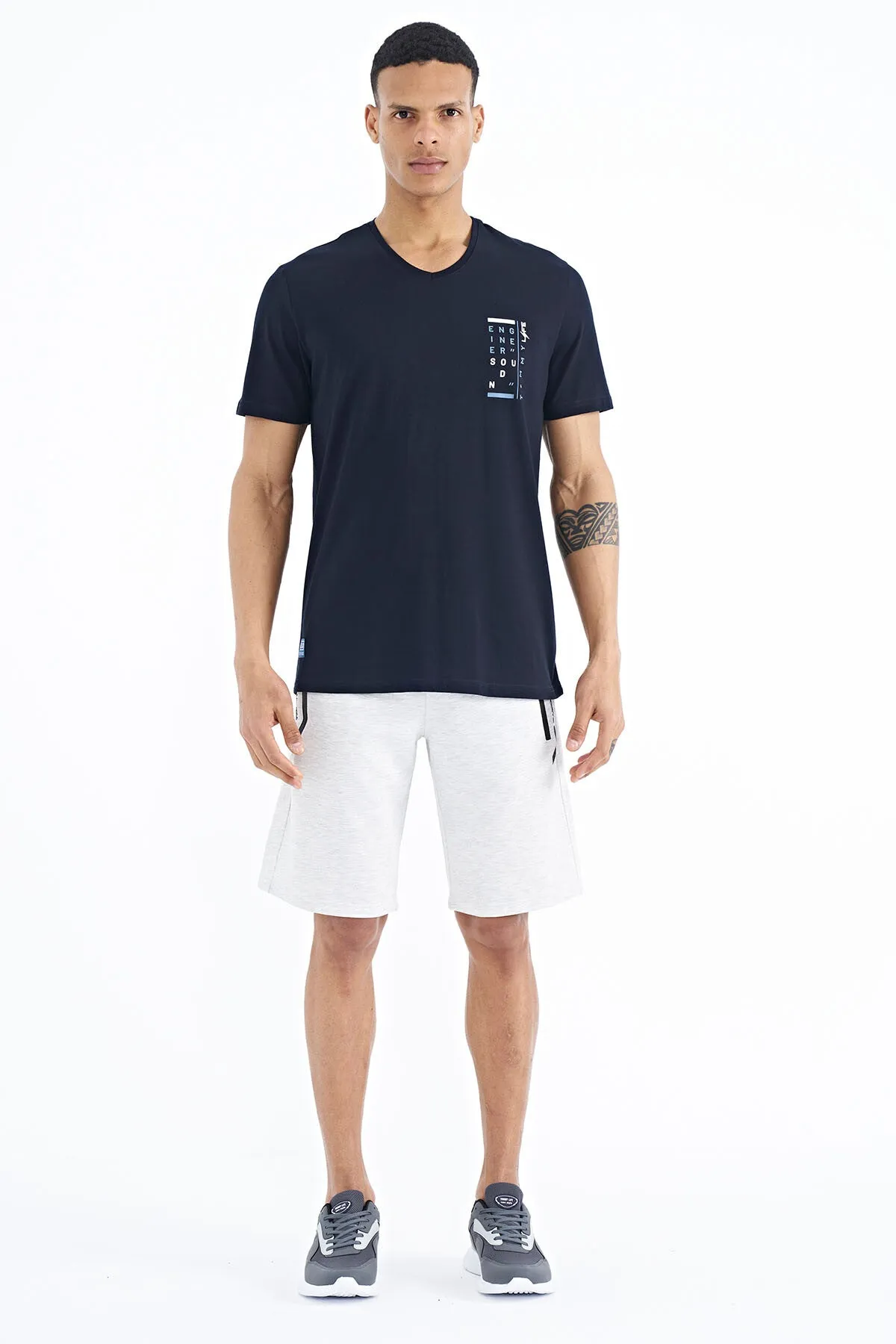 baski detayli v yaka standart kalip erkek t-shirt - 88186