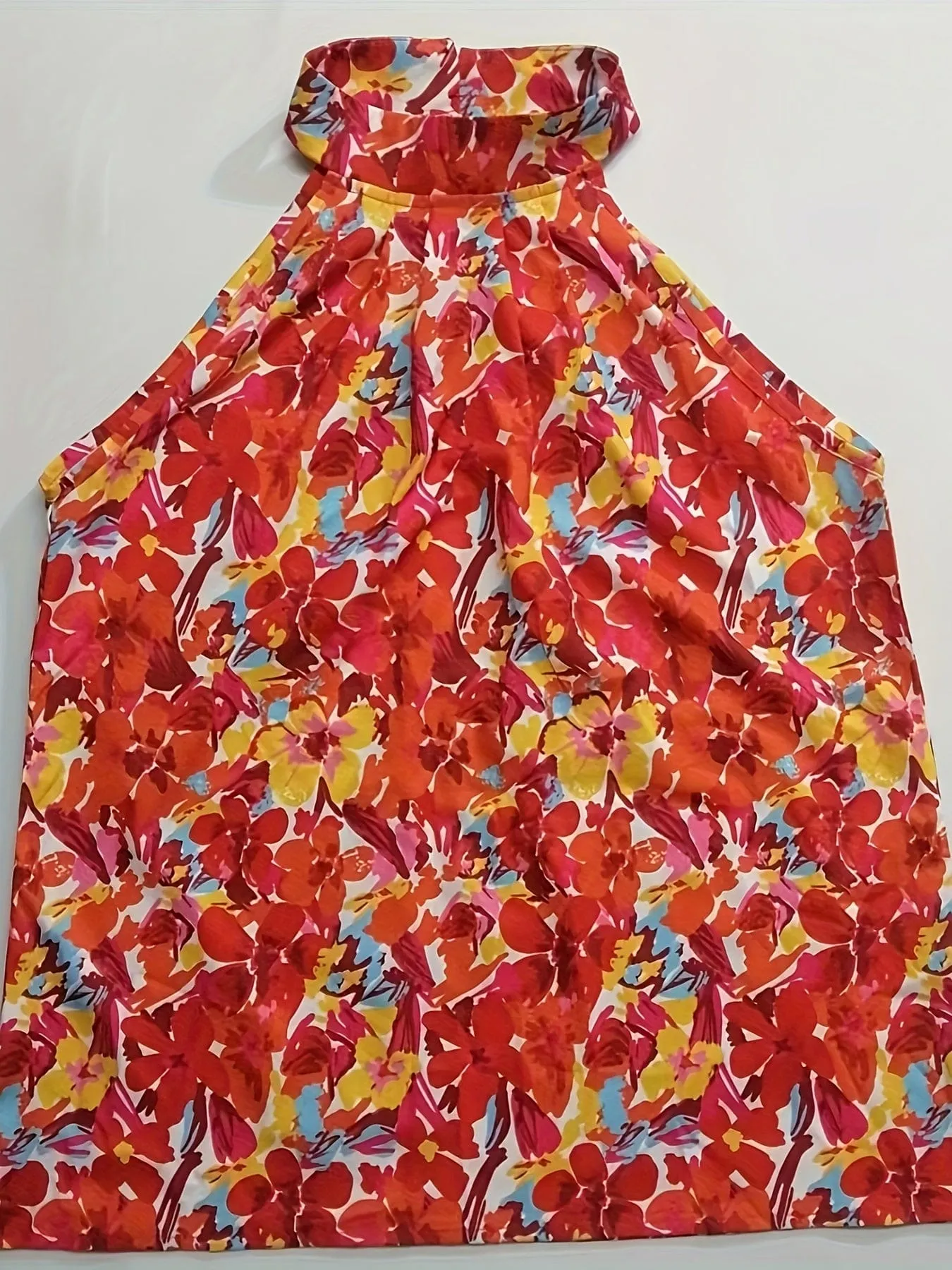 Elegant Floral Halter Neck Top  Summer Chic