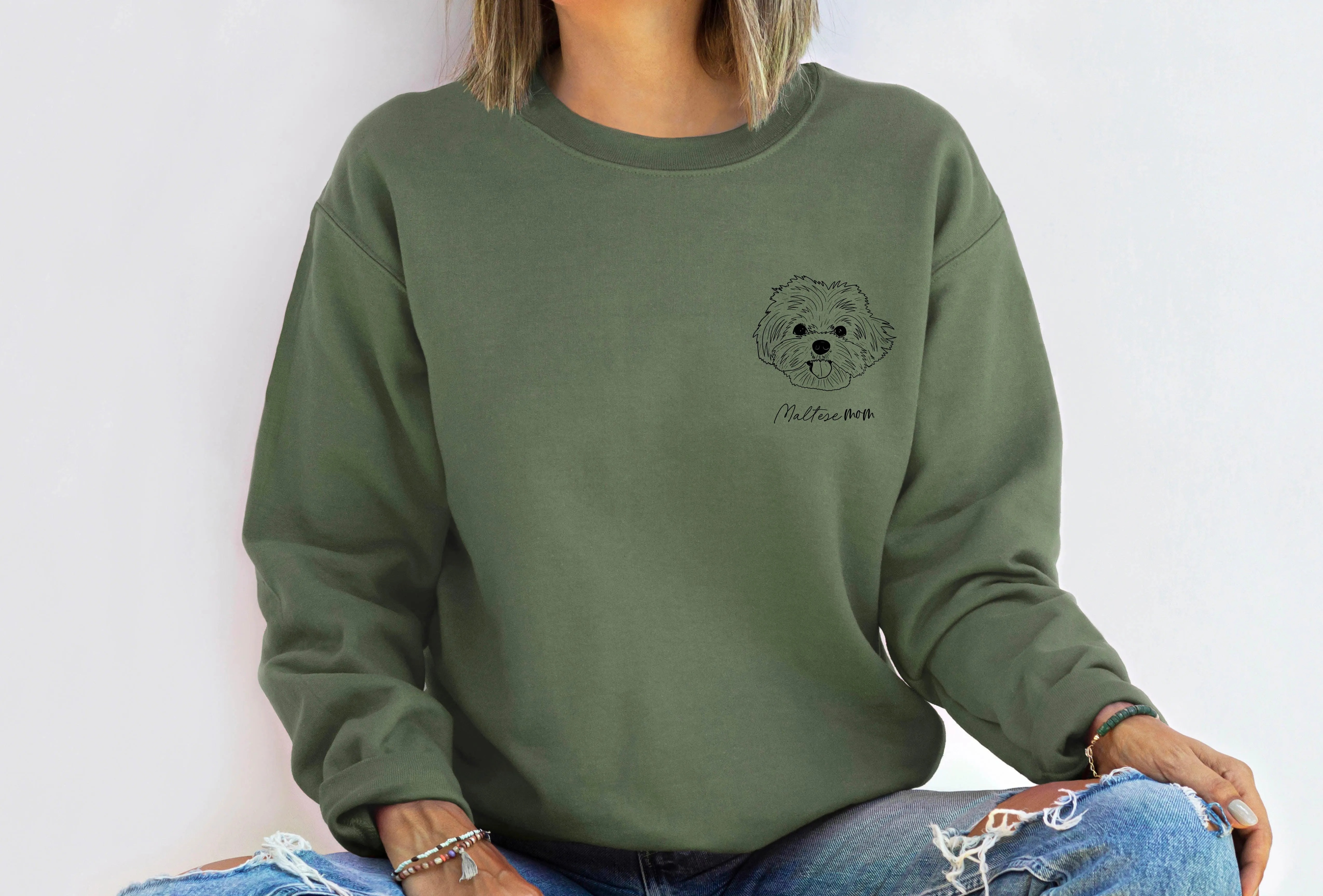 Maltese dog mom Classic Soft Sweatshirt