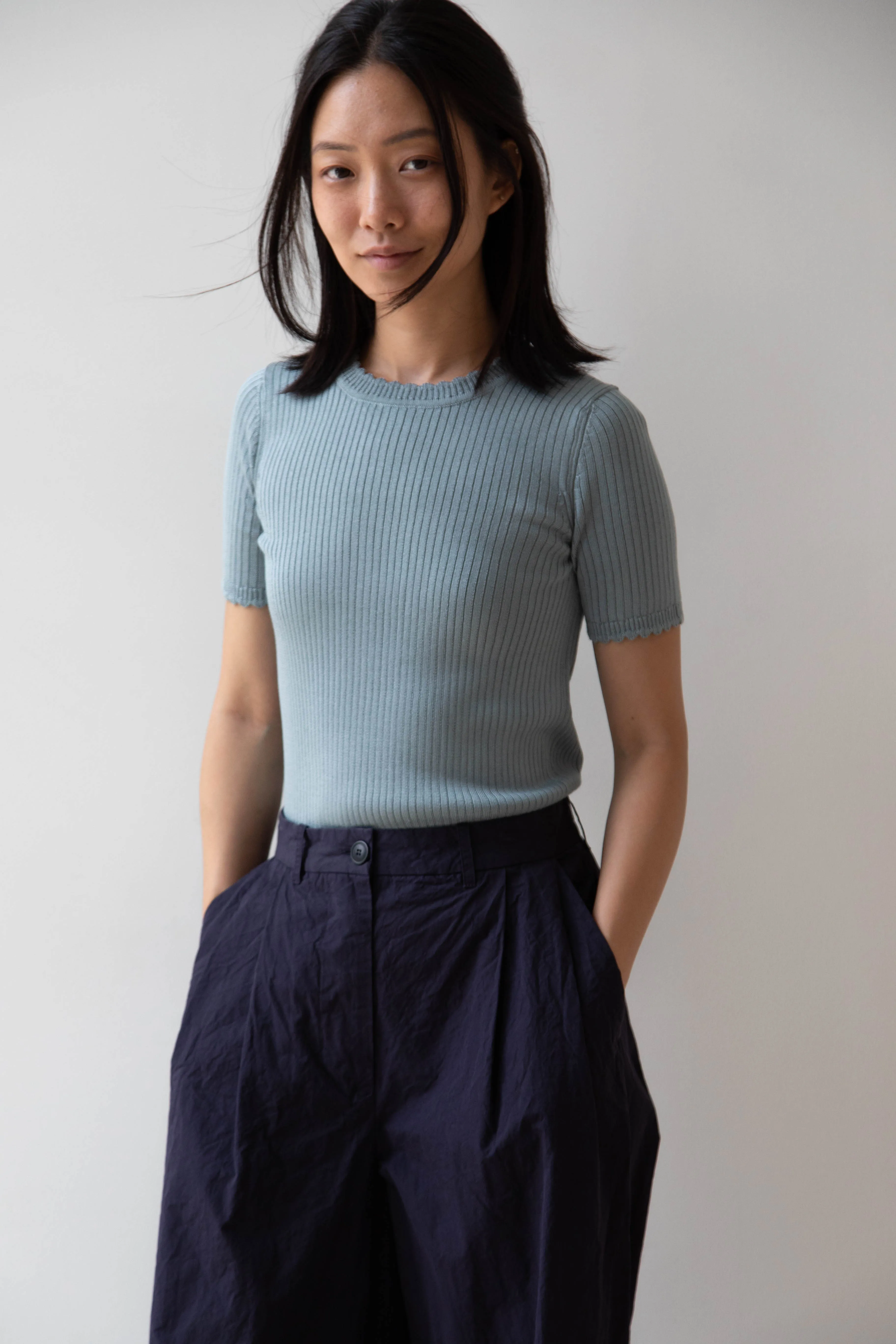Une Heures | Short Sleeve Scallop in Piscine