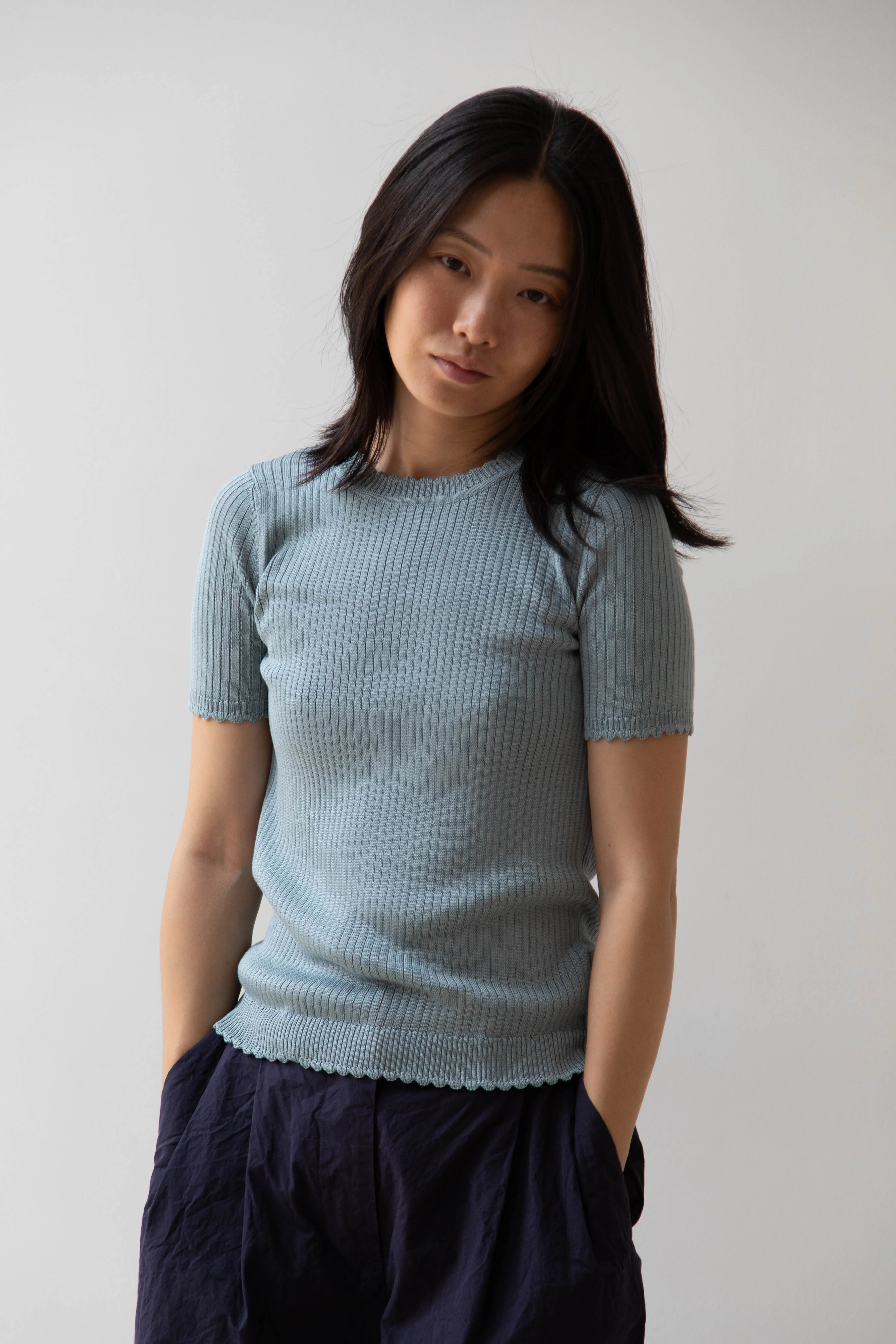 Une Heures | Short Sleeve Scallop in Piscine